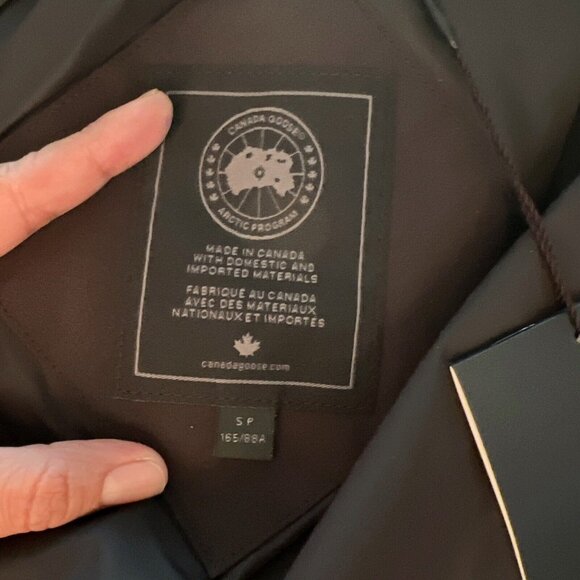 Canada Goose Bennett Black Label WATER RESISTANT 625 FILL POWER DOWN PARKA Small - Picture 11 of 15